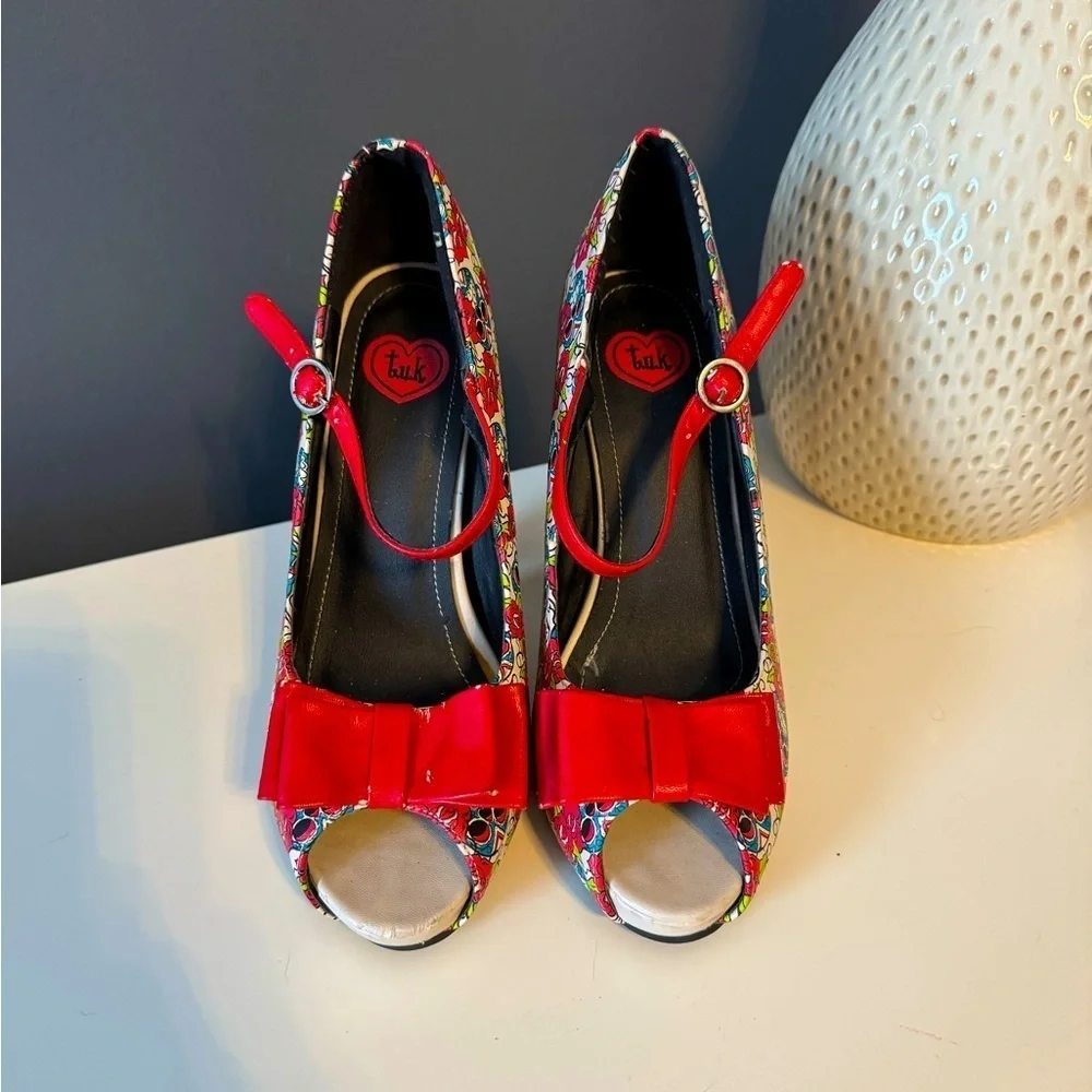 T.U.K. Retro Vintage Heels. Pinup. Skulls roses. Size 7. NEW. Rockabilly punk. - Picture 1 of 4